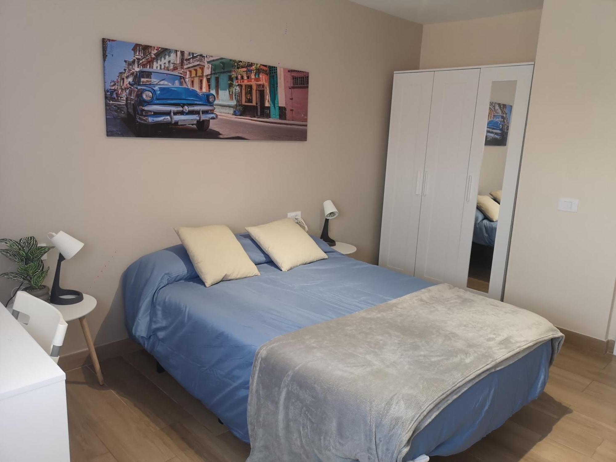 Hostal Mari: University Area Private Rooms with Shared Baths La Laguna  Exterior photo